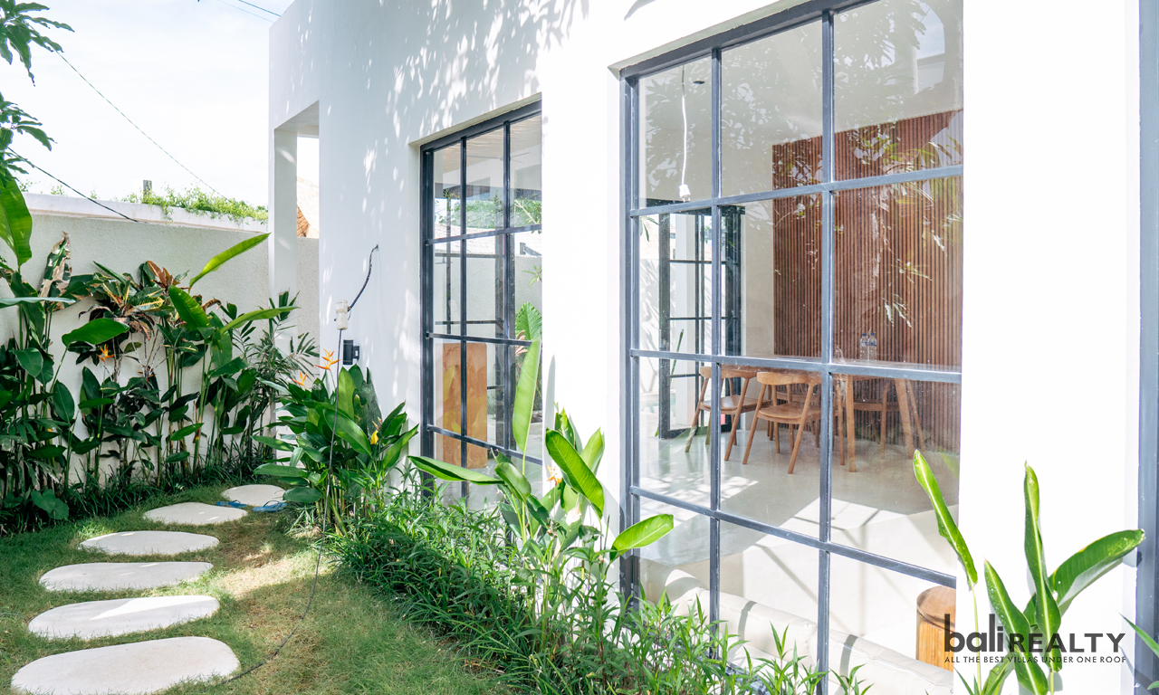High ROI Opportunity: Contemporary Three-Bedroom Villa Steps from Balangan Beach