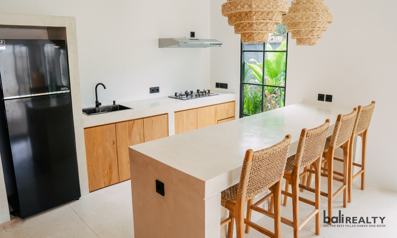 High ROI Opportunity: Contemporary Three-Bedroom Villa Steps from Balangan Beach — image 4