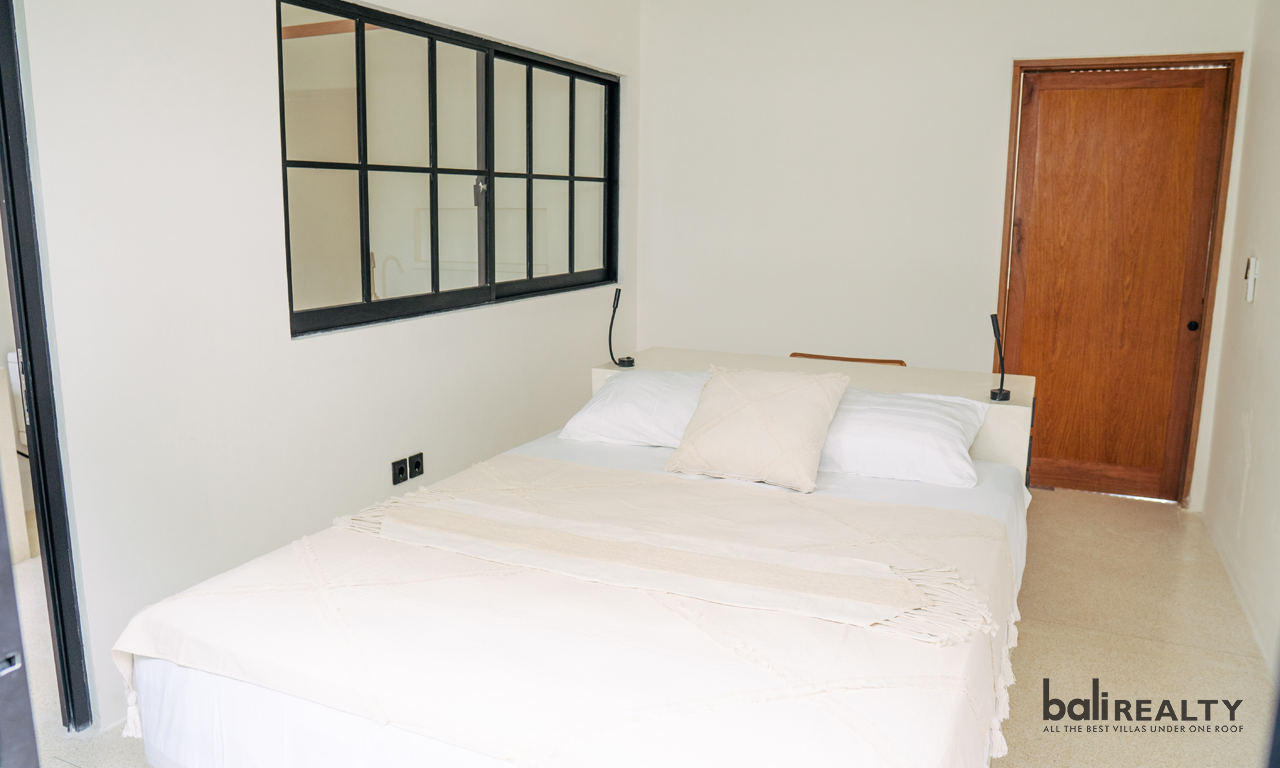High ROI Opportunity: Contemporary Three-Bedroom Villa Steps from Balangan Beach — image 8