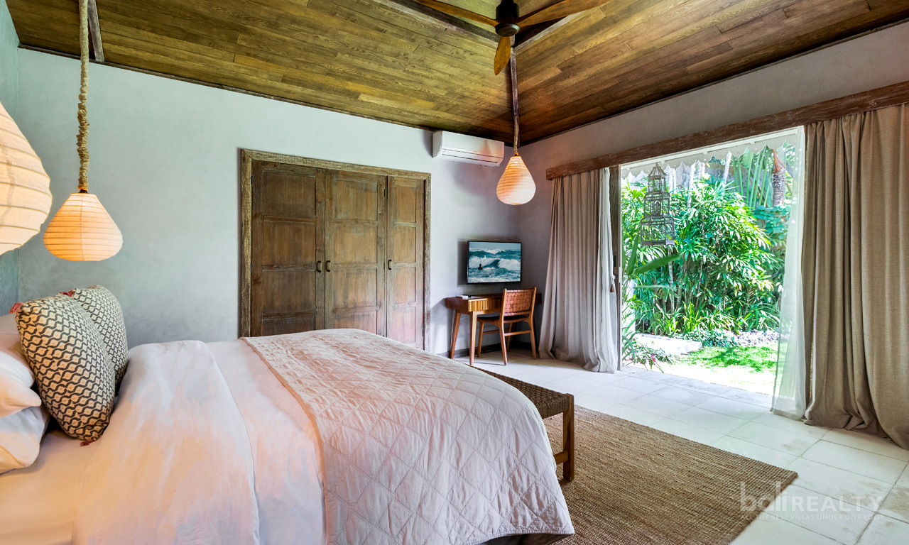 Spacious 3-Bedroom Villa on 590sqm in Greater Seminyak – Prime Batu Belig — image 5