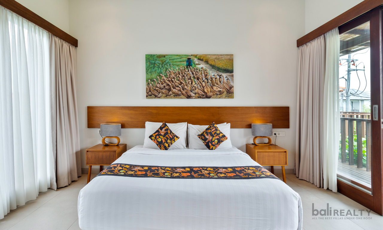 Freehold 5 Bedroom Villa With Two Adjoining Units in Prime Batu Bolong – Canggu! — image 9