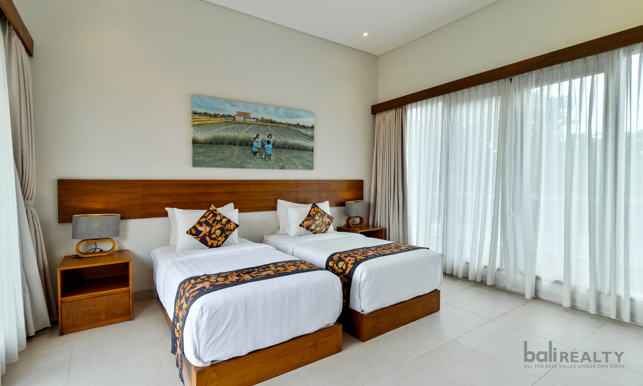 Freehold 5 Bedroom Villa With Two Adjoining Units in Prime Batu Bolong – Canggu! — image 10