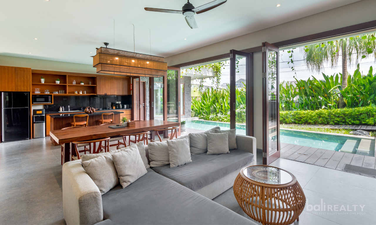 Freehold 5 Bedroom Villa With Two Adjoining Units in Prime Batu Bolong – Canggu! — image 3