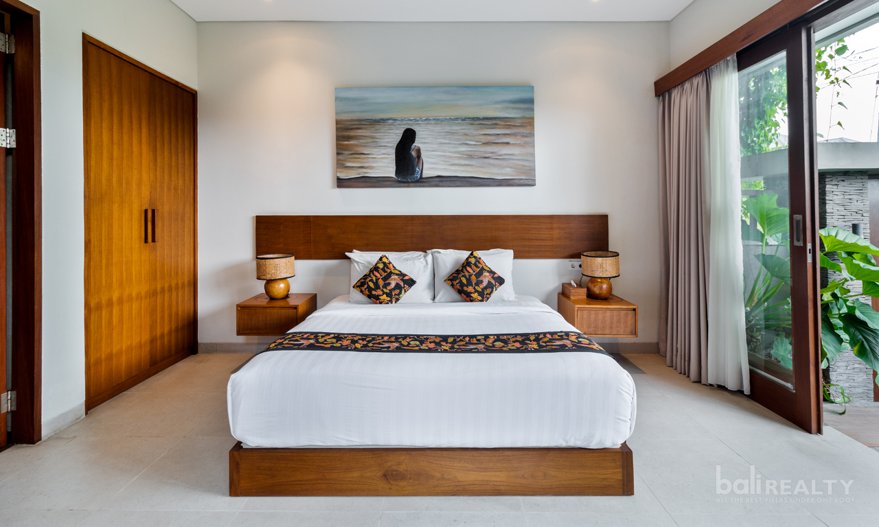 Freehold 5 Bedroom Villa With Two Adjoining Units in Prime Batu Bolong – Canggu! — image 7