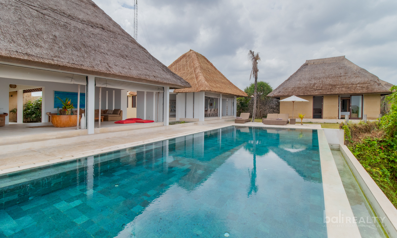 Brand New Iconic Freehold Beachfront Villa Complex — image 12