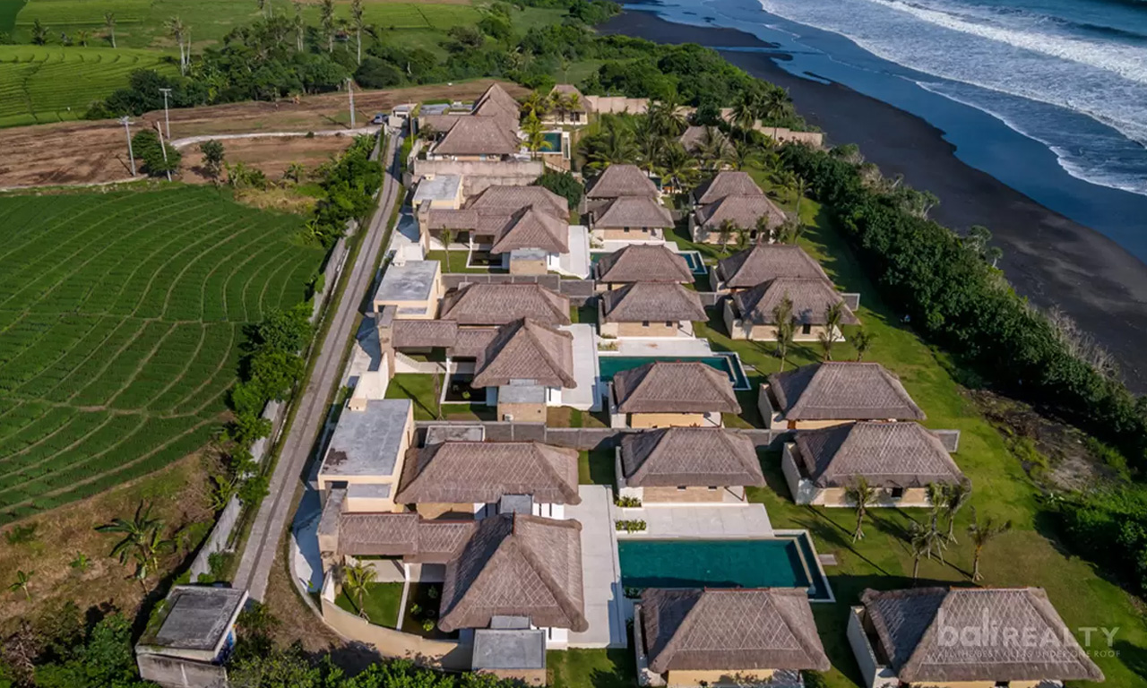 Brand New Iconic Freehold Beachfront Villa Complex — image 1