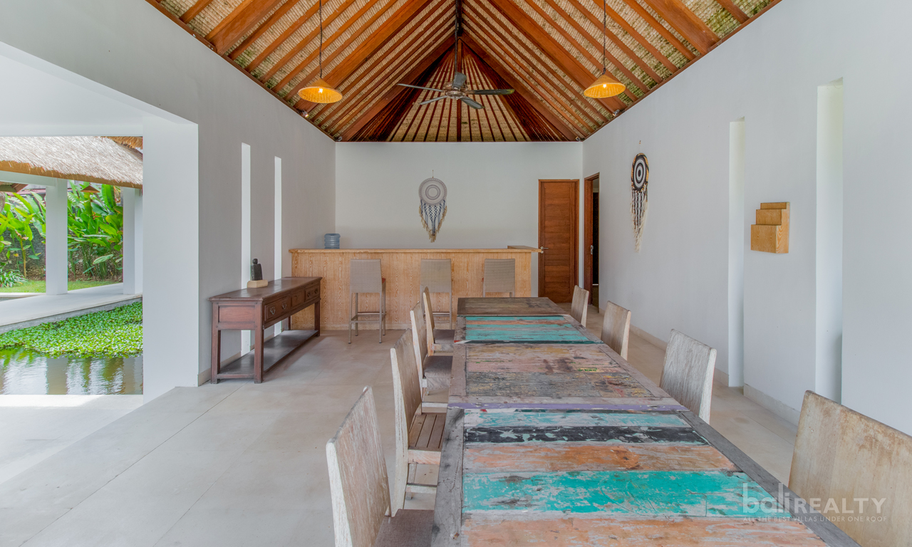 Brand New Iconic Freehold Beachfront Villa Complex — image 3