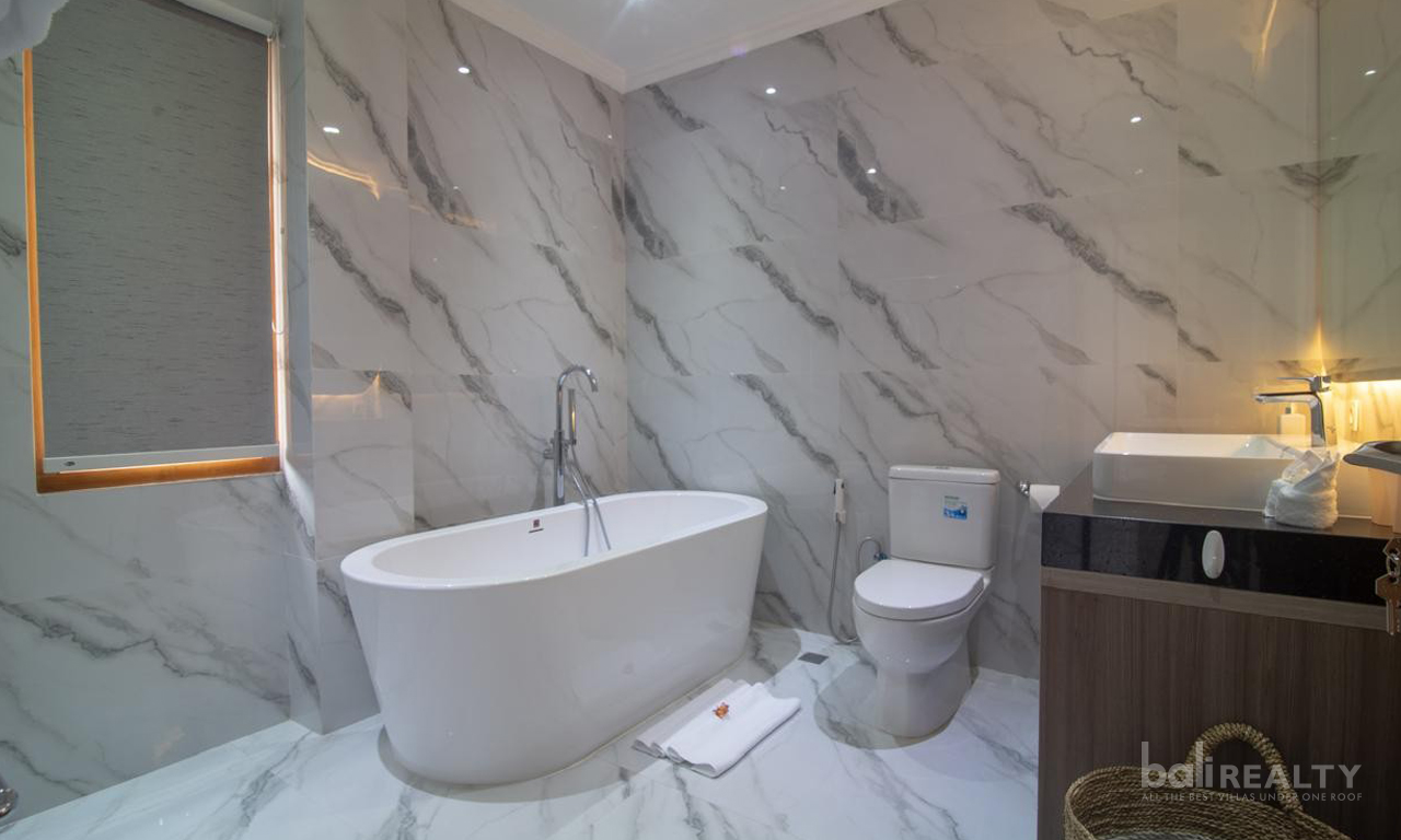 Comfortable and Inviting Freehold Villa with 3 Bedrooms – Prime Berawa Location — image 10