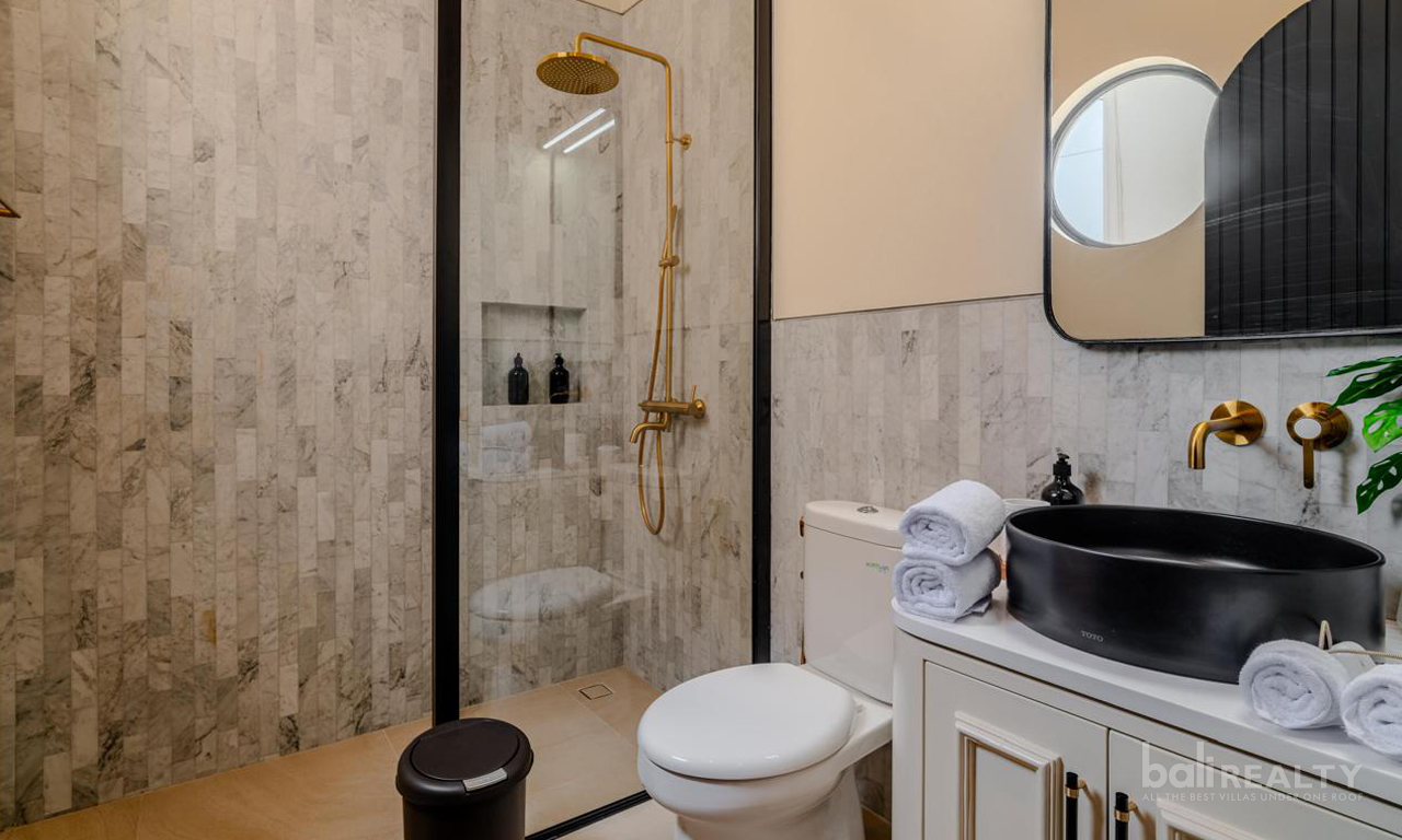 Stylish Two-Bedroom Villa with Long Lease in Berawa’s Prime Locale — image 15