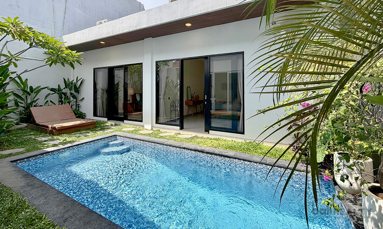 Cozy Two-Bedroom Villa for Yearly Rental in Prime Berawa Location