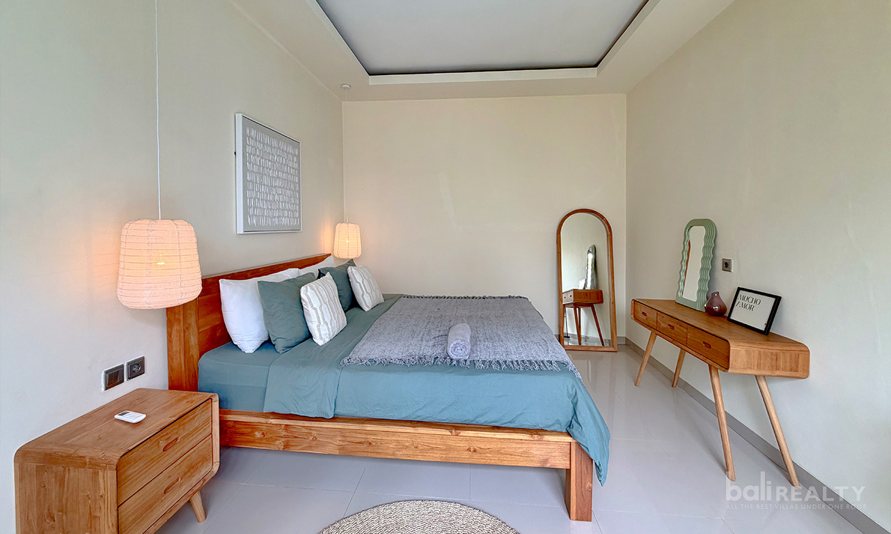 Cozy Two-Bedroom Villa for Yearly Rental in Prime Berawa Location — image 9