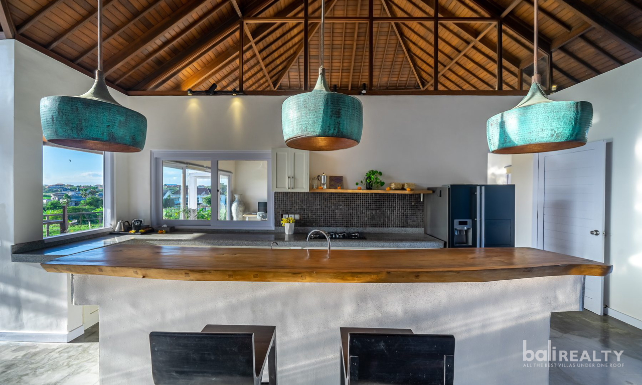 Spacious & Elegant 4-Bedroom Villa for Yearly Rent in Prime Berawa, Canggu 3013 — image 10