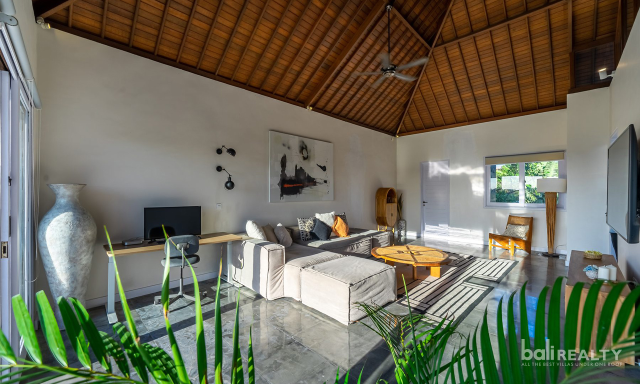 Spacious & Elegant 4-Bedroom Villa for Yearly Rent in Prime Berawa, Canggu 3013 — image 3
