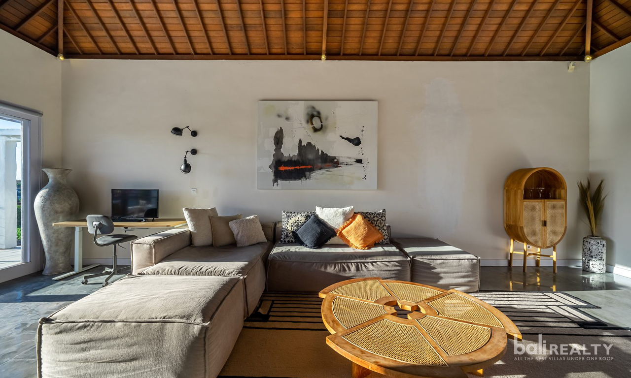 Spacious & Elegant 4-Bedroom Villa for Yearly Rent in Prime Berawa, Canggu 3013 — image 6