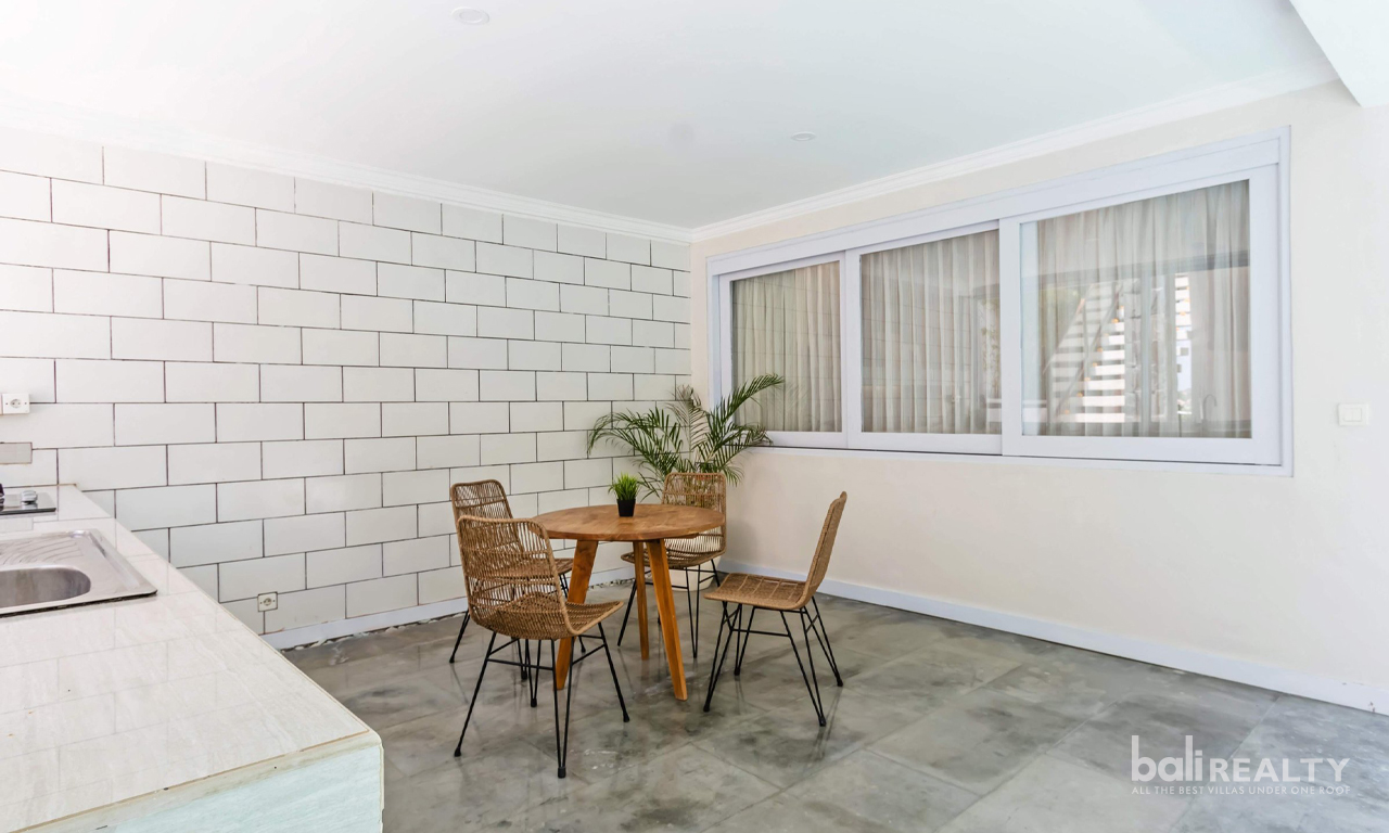 Spacious Four-Bedroom Villa in Prime Berawa 3014 — image 9