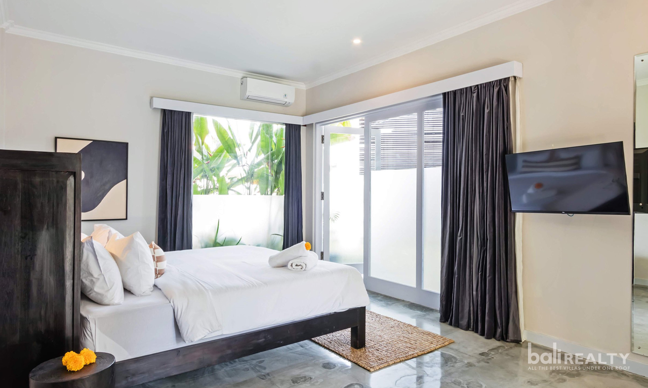 Spacious Four-Bedroom Villa in Prime Berawa 3014 — image 10