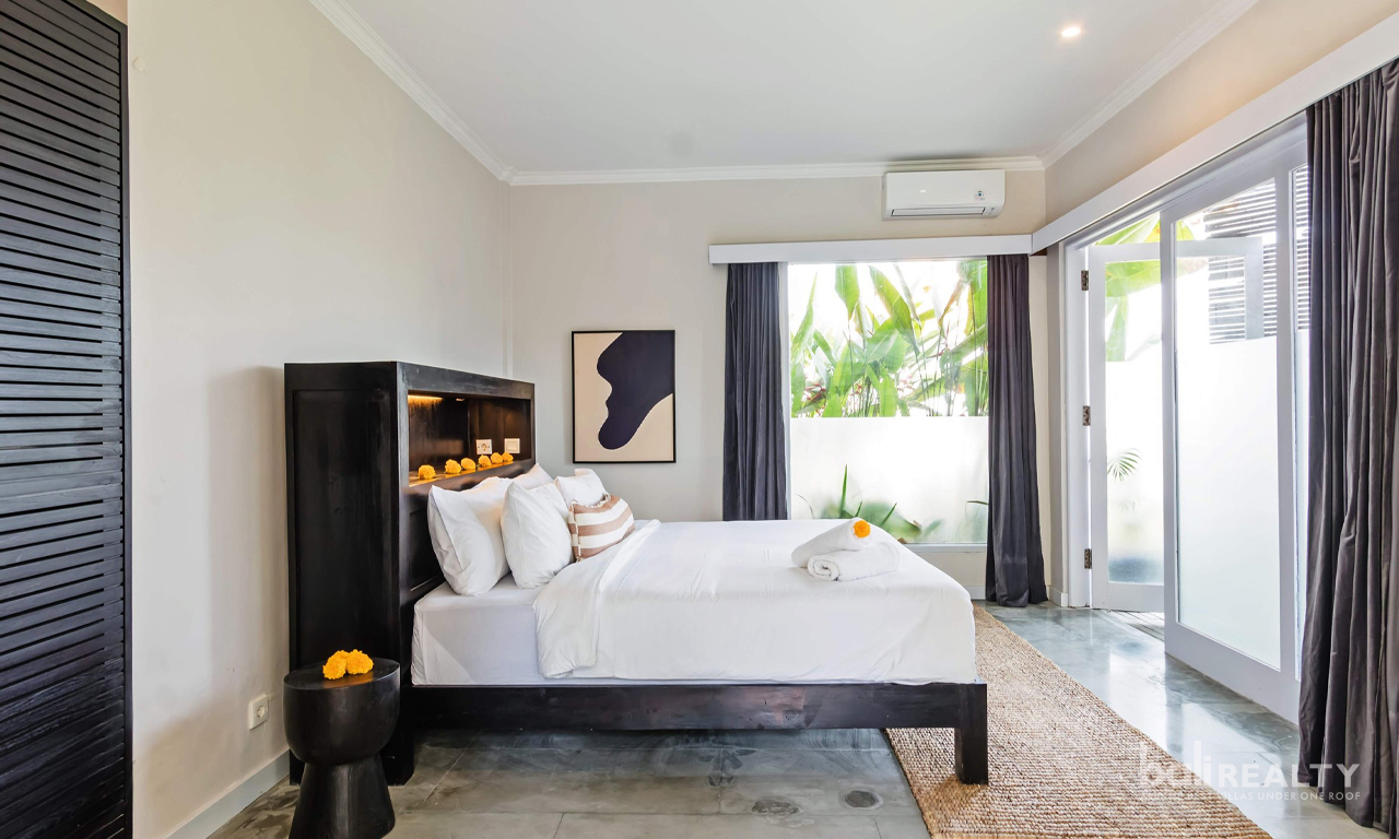 Spacious Four-Bedroom Villa in Prime Berawa 3014 — image 11