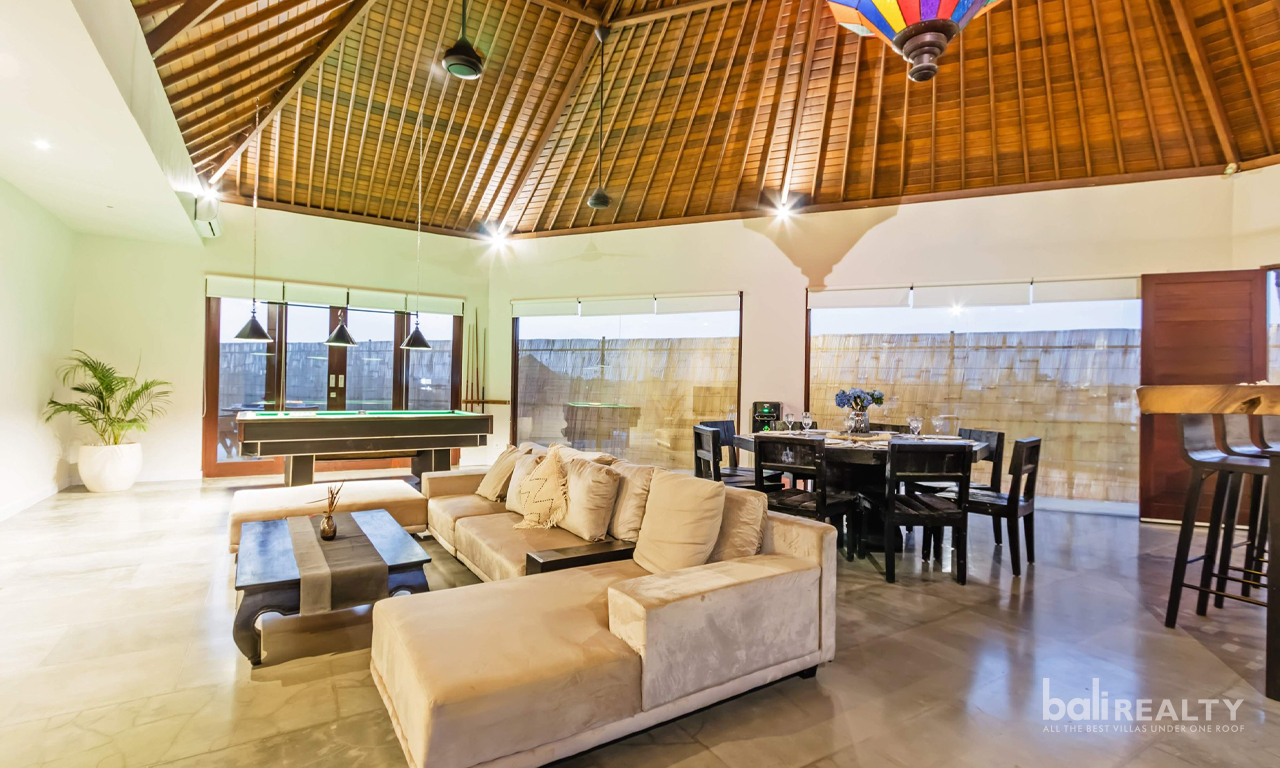 Spacious Four-Bedroom Villa in Prime Berawa 3014 — image 4