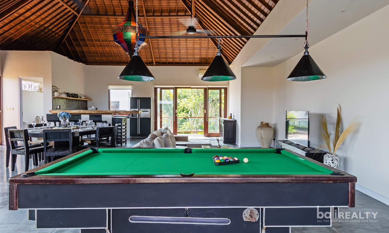 Spacious Four-Bedroom Villa in Prime Berawa 3014 — image 6