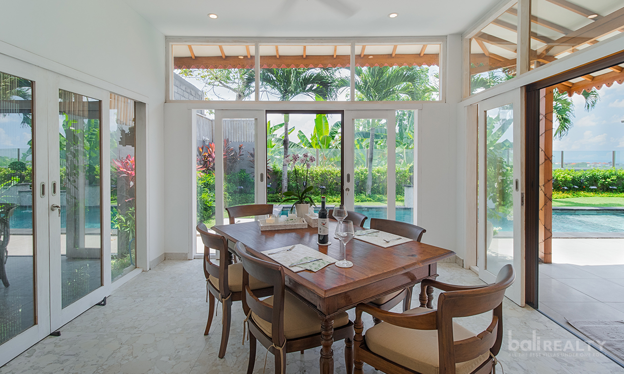 Idyllic Traditional Three-Bedroom Villa with Rice Field Views in Padang Tawang, Canggu — image 7