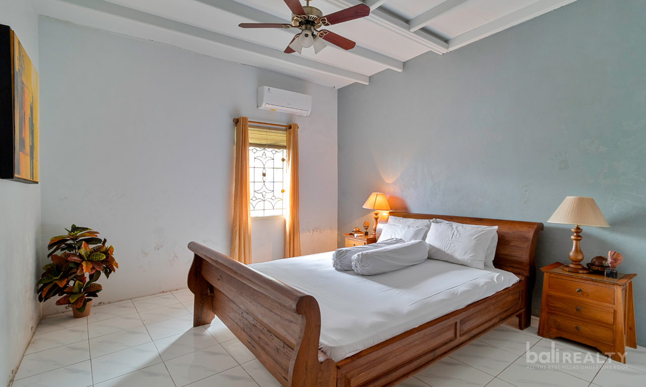 Great Opportunity for Developers or Investors: Freehold Three-Bedroom Balinese Home set on 700sqm of Land — image 8