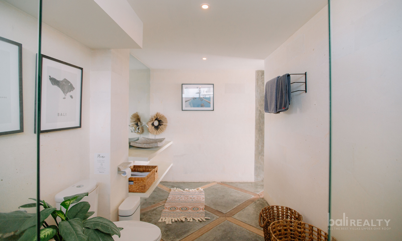 Prime Canggu Investment: Chic Two-Bedroom Townhouse Loft, Steps from Nelayan Beach! 2688 — image 12