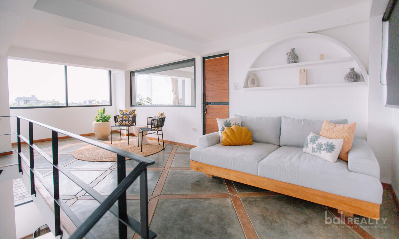 Prime Canggu Investment: Chic Two-Bedroom Townhouse Loft, Steps from Nelayan Beach! 2688 — image 4