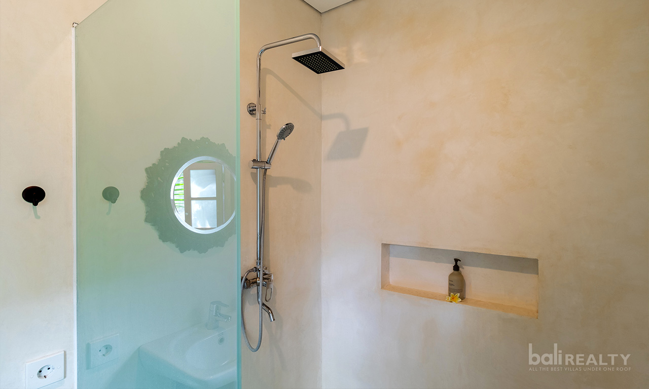 20-Year Leasehold Two-Bedroom Villa in Rapidly Developing Padonan, Canggu — image 10