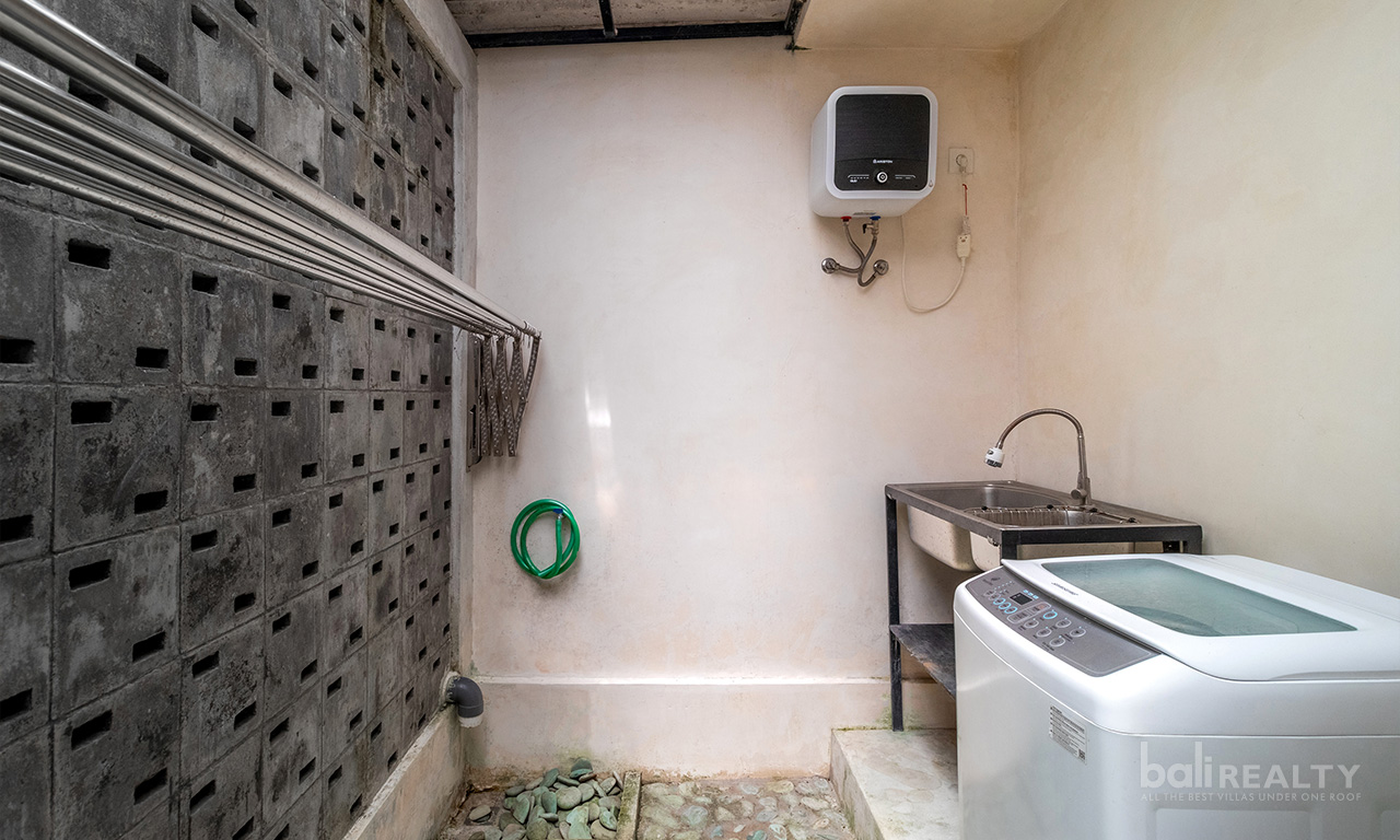 20-Year Leasehold Two-Bedroom Villa in Rapidly Developing Padonan, Canggu — image 16