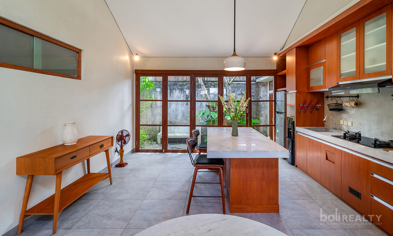 20-Year Leasehold Two-Bedroom Villa in Rapidly Developing Padonan, Canggu — image 1