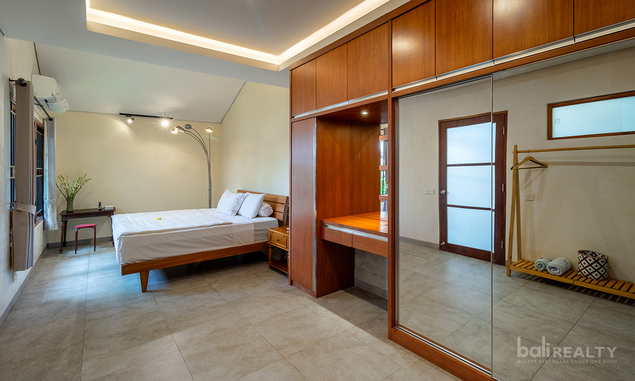 Cozy, Fully Furnished Two-Bedroom Freehold House in Padonan, Canggu — image 9