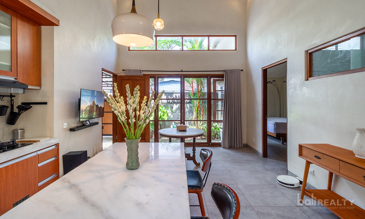 Cozy, Fully Furnished Two-Bedroom Freehold House in Padonan, Canggu — image 2