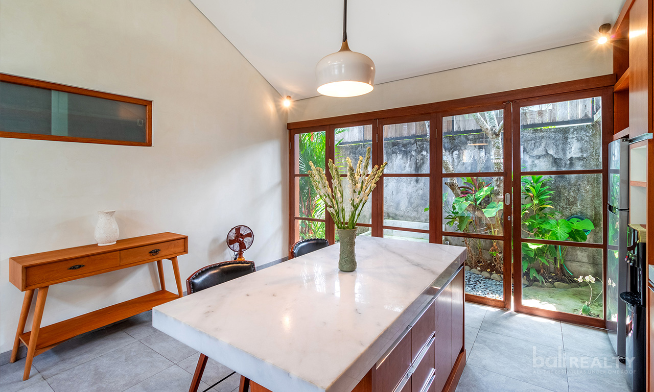 Cozy, Fully Furnished Two-Bedroom Freehold House in Padonan, Canggu — image 3