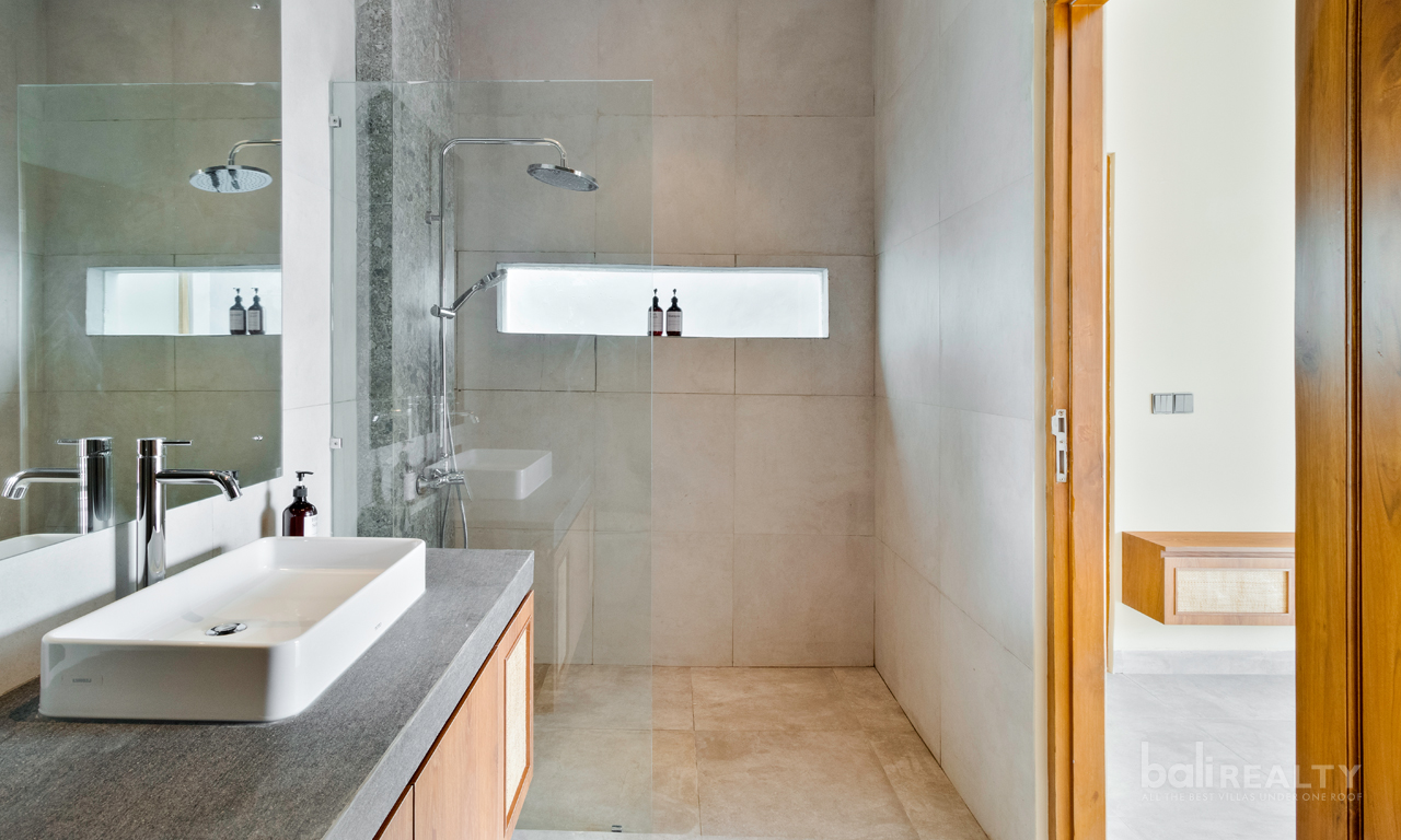 Brand New Two-Bedroom Villa with Flexible Lease in Outskirts of Pererenan — image 9