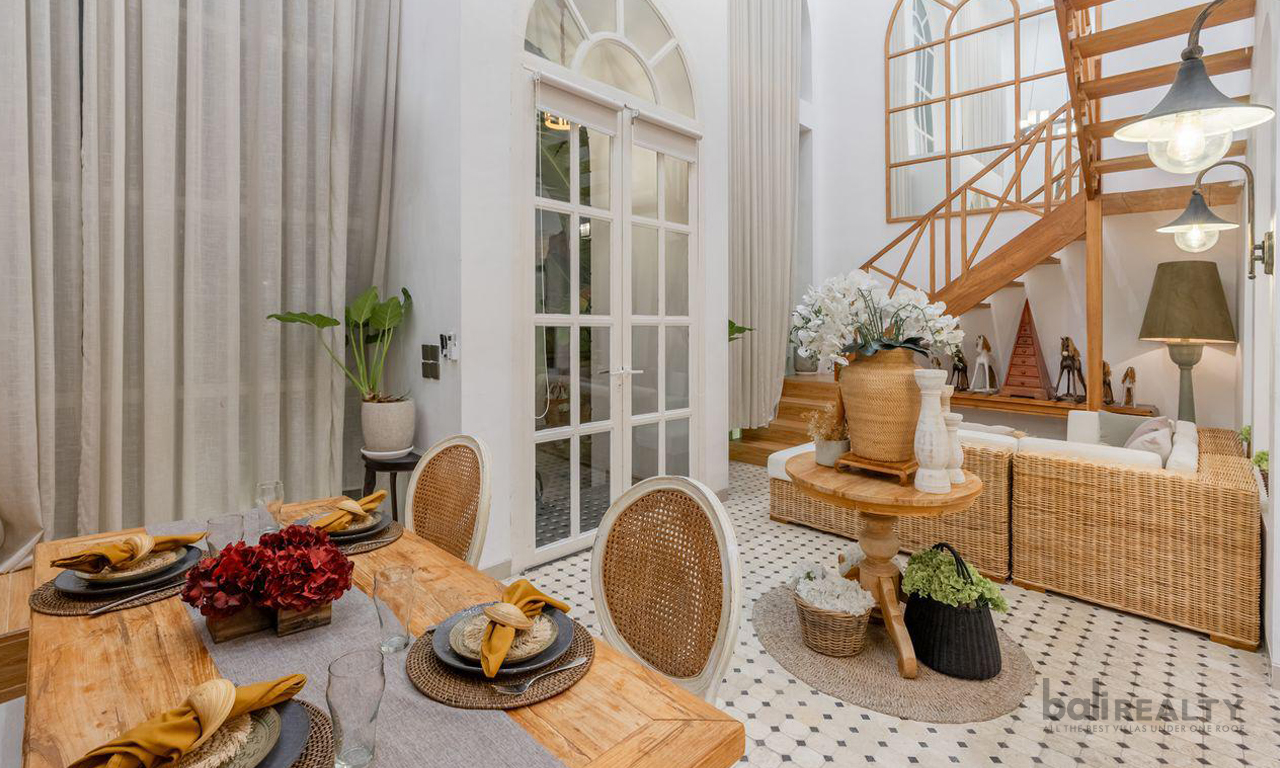 European-Style Three-Bedroom Villa with Long Lease, Well-Located Near Berawa Beach — image 1