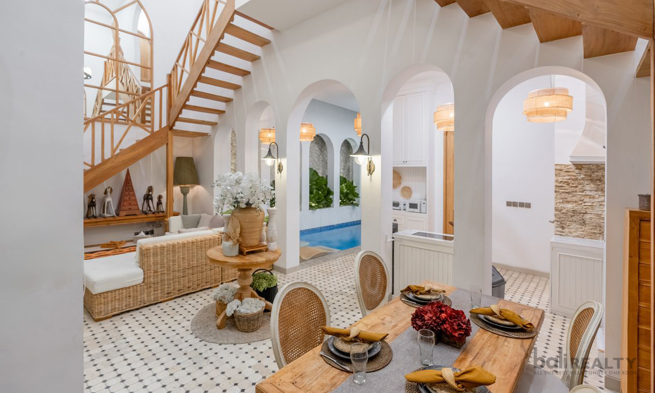 European-Style Three-Bedroom Villa with Long Lease, Well-Located Near Berawa Beach