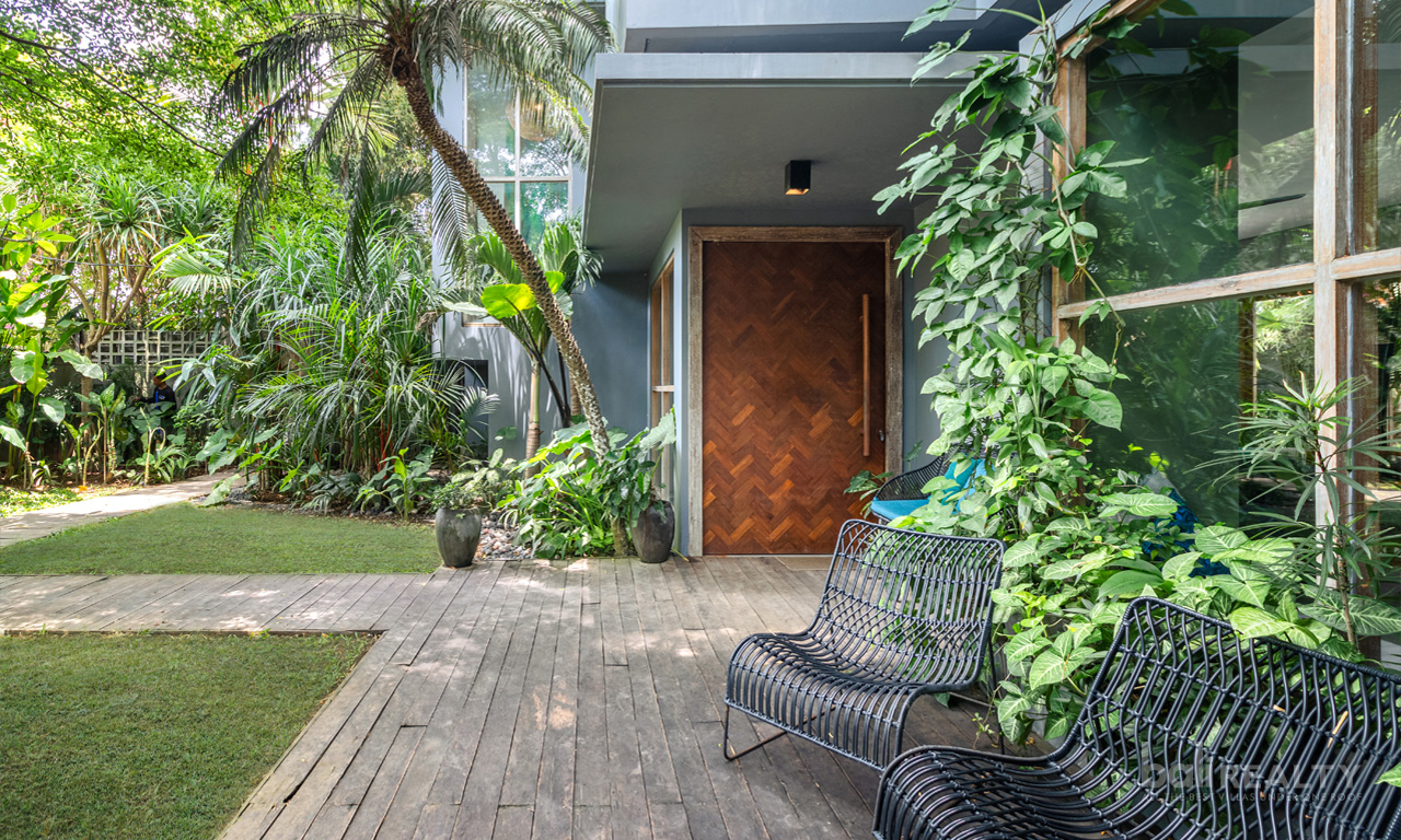 Smart Investment in Prime Canggu: Four-Bedroom Villa with Long Lease in Tourism Zone — image 3