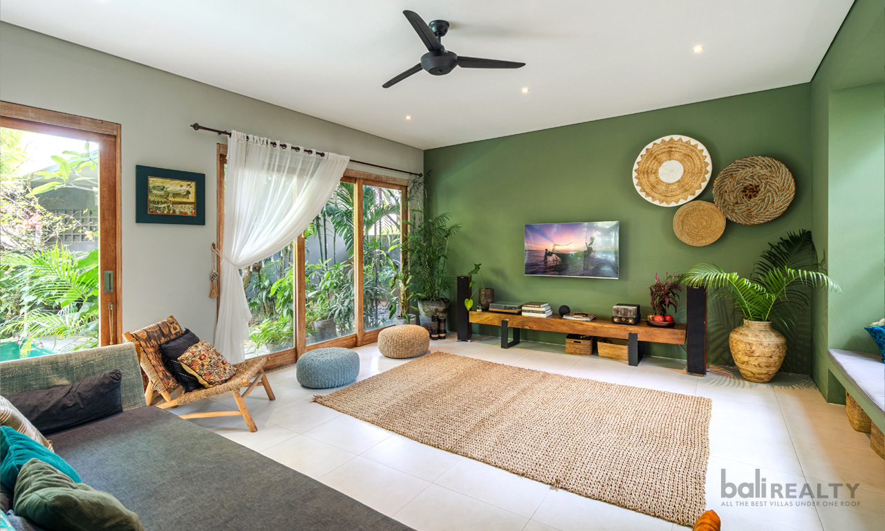 Smart Investment in Prime Canggu: Four-Bedroom Villa with Long Lease in Tourism Zone — image 5