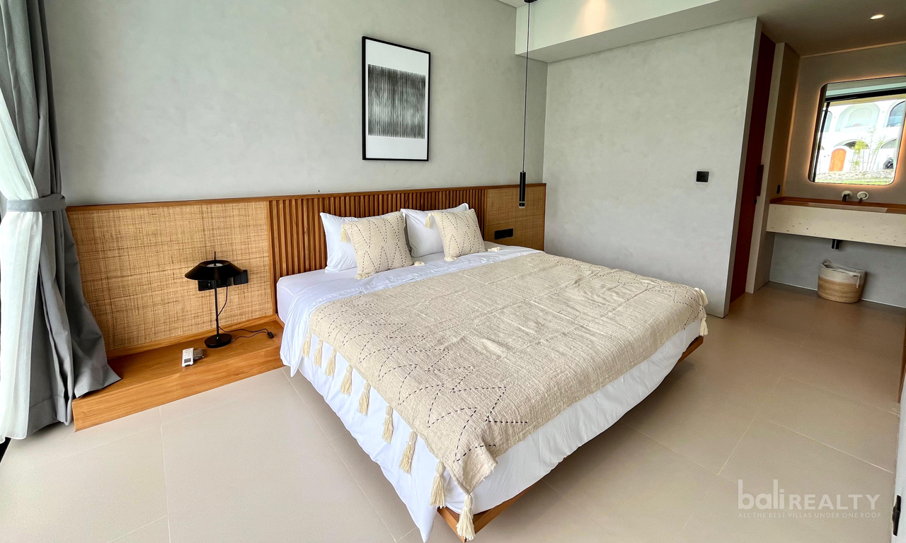 Brand New Three-Bedroom Villa: Yearly Rental with Rice Field View in Tumbak Bayuh — image 11