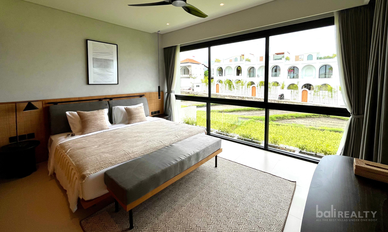Brand New Three-Bedroom Villa: Yearly Rental with Rice Field View in Tumbak Bayuh — image 12