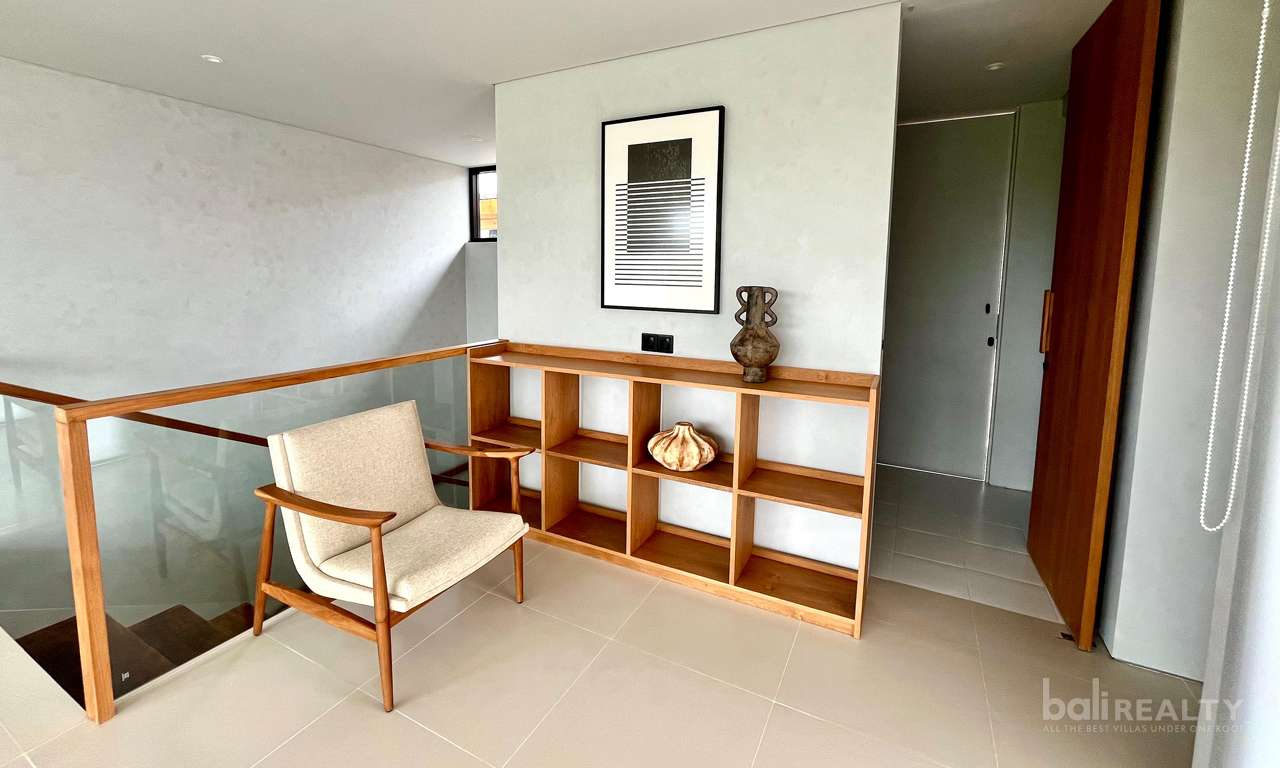 Brand New Three-Bedroom Villa: Yearly Rental with Rice Field View in Tumbak Bayuh — image 17
