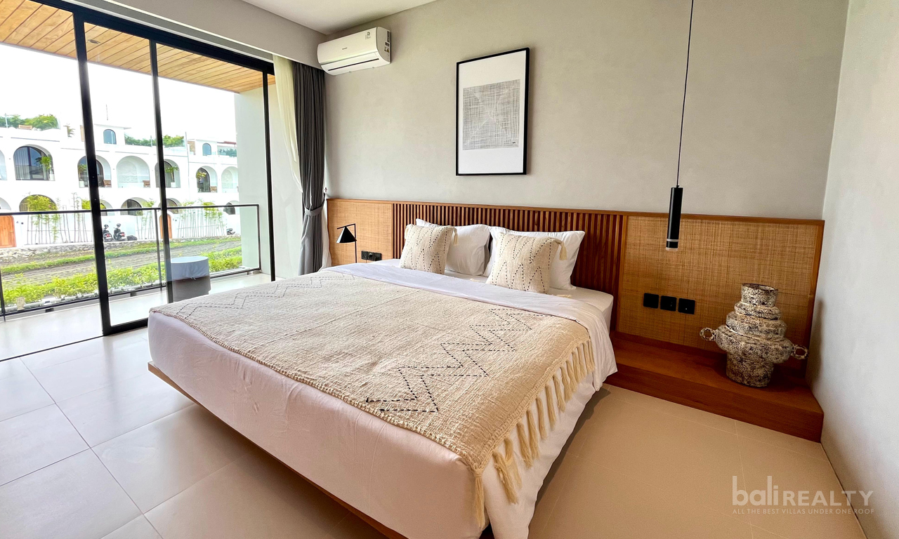 Brand New Three-Bedroom Villa: Yearly Rental with Rice Field View in Tumbak Bayuh — image 8