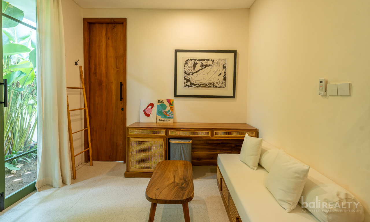 Four-Bedroom Villa for Yearly or Monthly Rental in Babakan Area — image 11