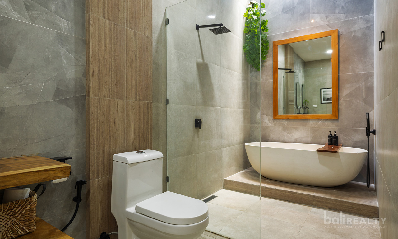 Modern, Well-Designed Two-Bedroom Villa in Berawa – Monthly and Yearly Available — image 14