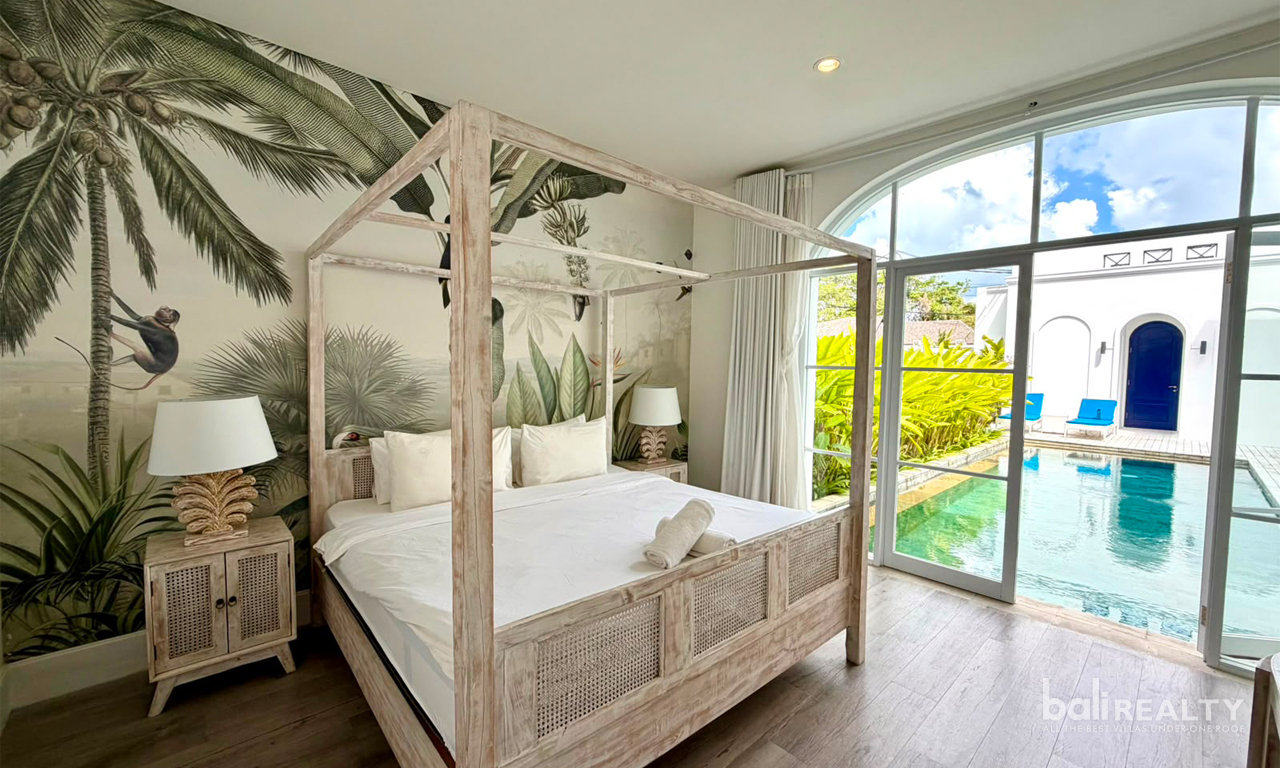 Yearly & Monthly Rent: Fully Furnished Three-Bedroom Villa in Strategic Berawa — image 5