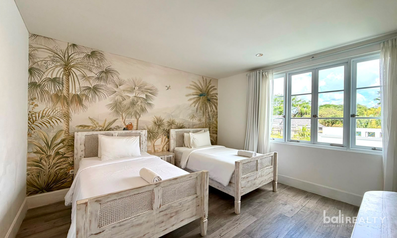 Yearly & Monthly Rent: Fully Furnished Three-Bedroom Villa in Strategic Berawa — image 7