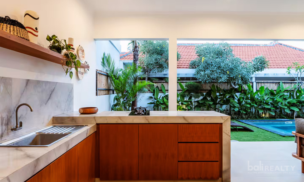 Designer 2-Bedroom Tropical Villa for Yearly Rental in Canggu Padang Linjong 2997 — image 10