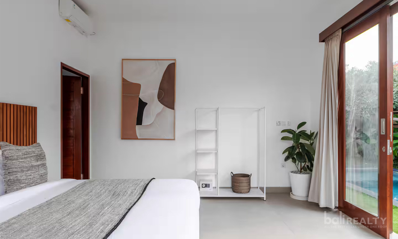 Designer 2-Bedroom Tropical Villa for Yearly Rental in Canggu Padang Linjong 2997 — image 13
