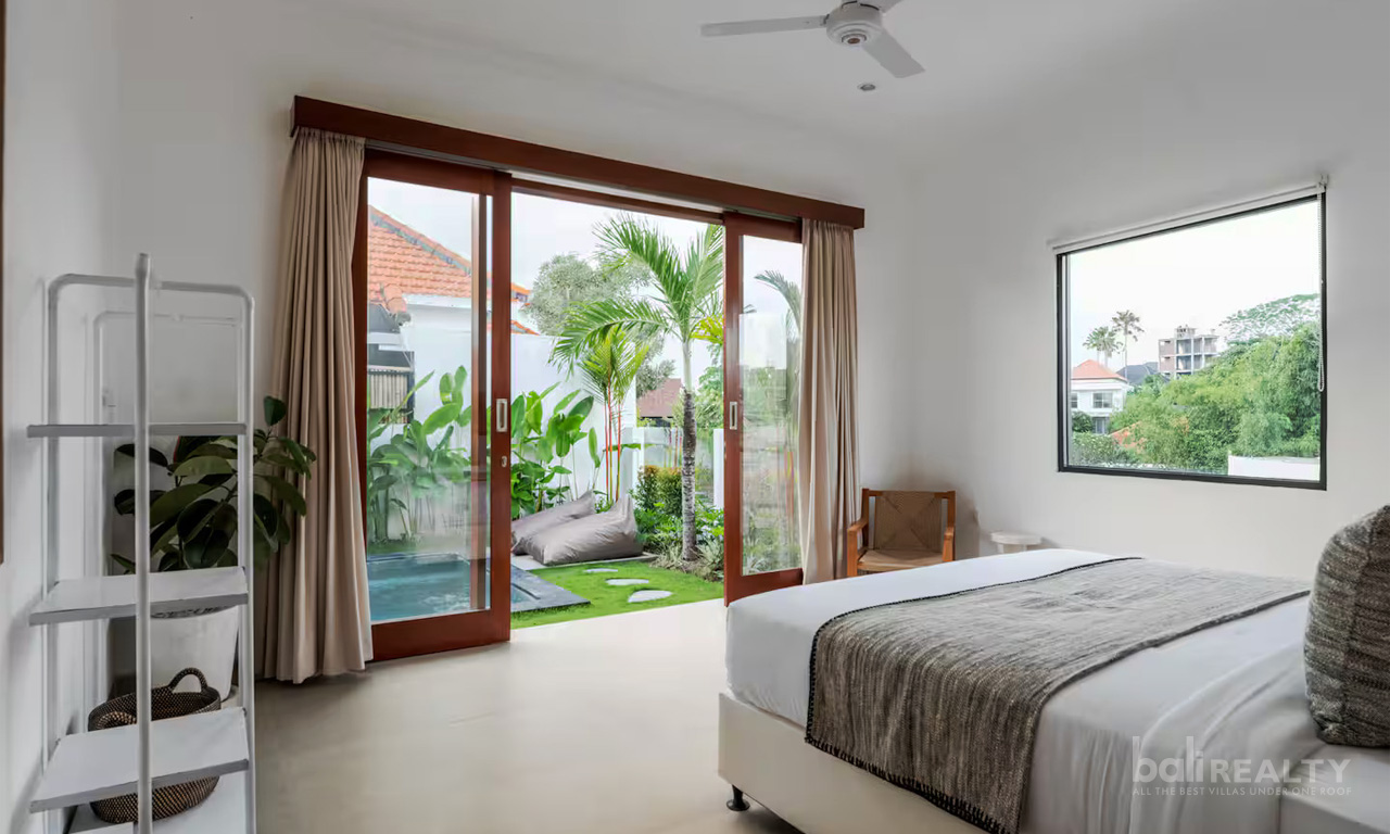 Designer 2-Bedroom Tropical Villa for Yearly Rental in Canggu Padang Linjong 2997 — image 14