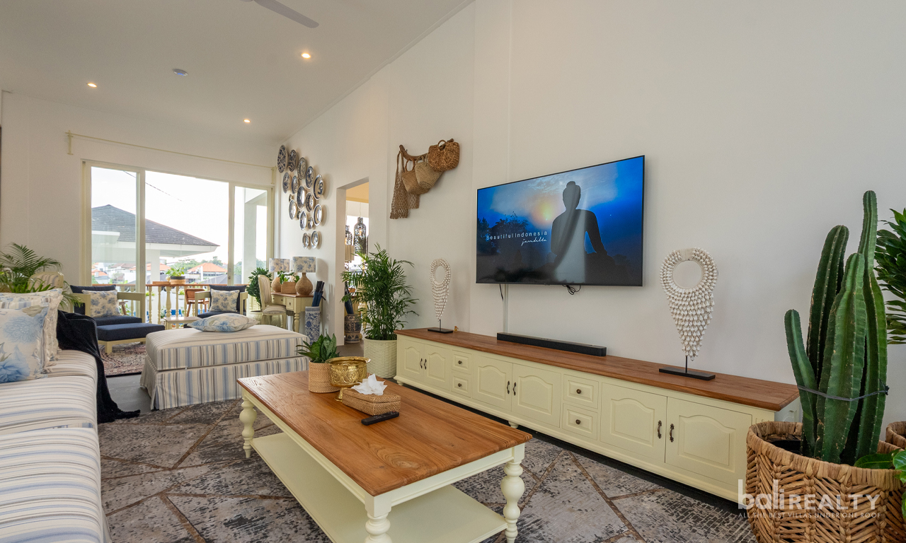 Luxury 6-Bedroom Villa for Rent in Berawa, Canggu 3017 — image 7